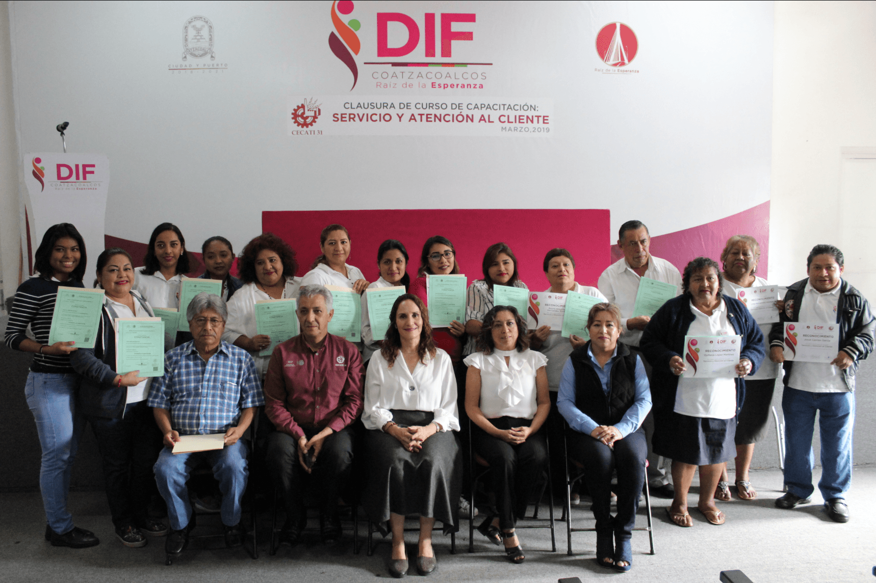 DIF Coatzacoalcos capacita a personal en atención al cliente